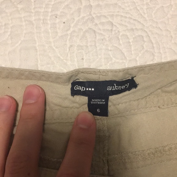 GAP shorts in Aubrey style, khaki - Picture 2 of 3